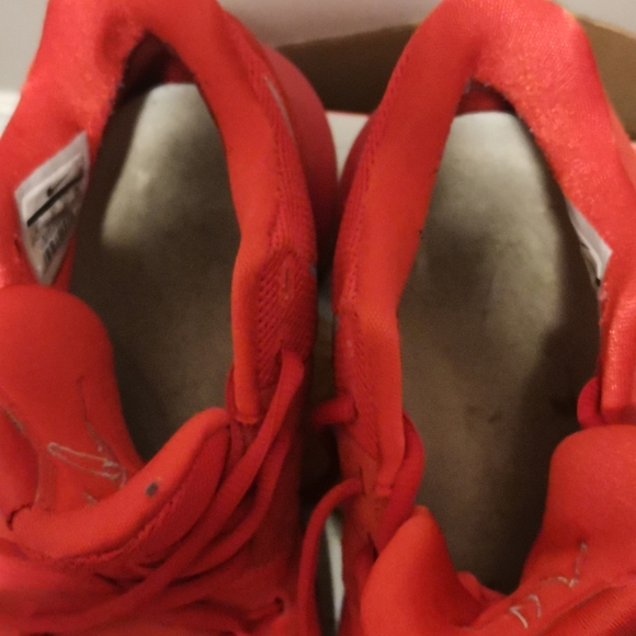 Men's Nike Kyrie 3 University Red 2017 - Picture 4 of 4